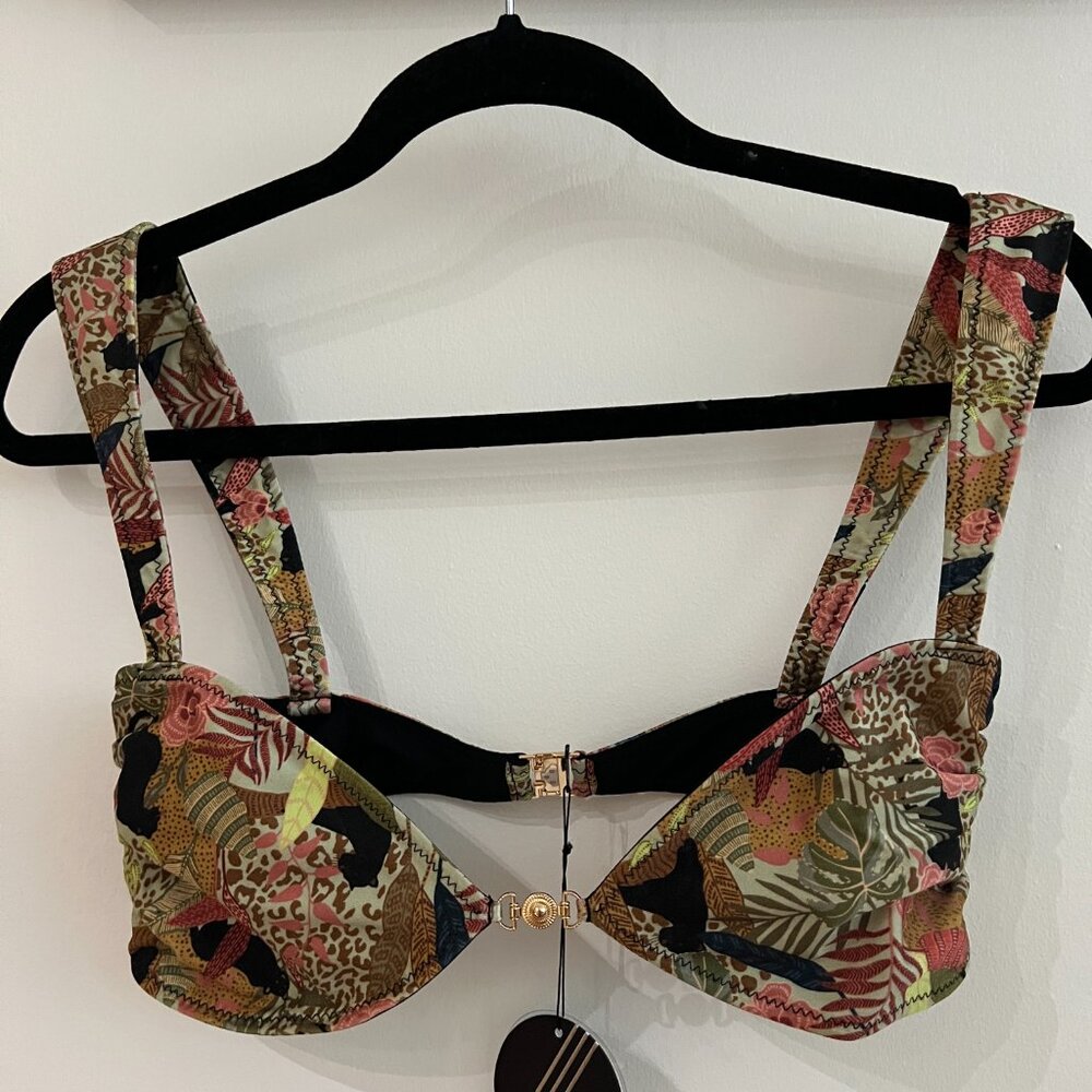 NWT: Sommer Swim Soriya Balconette Top Medium
